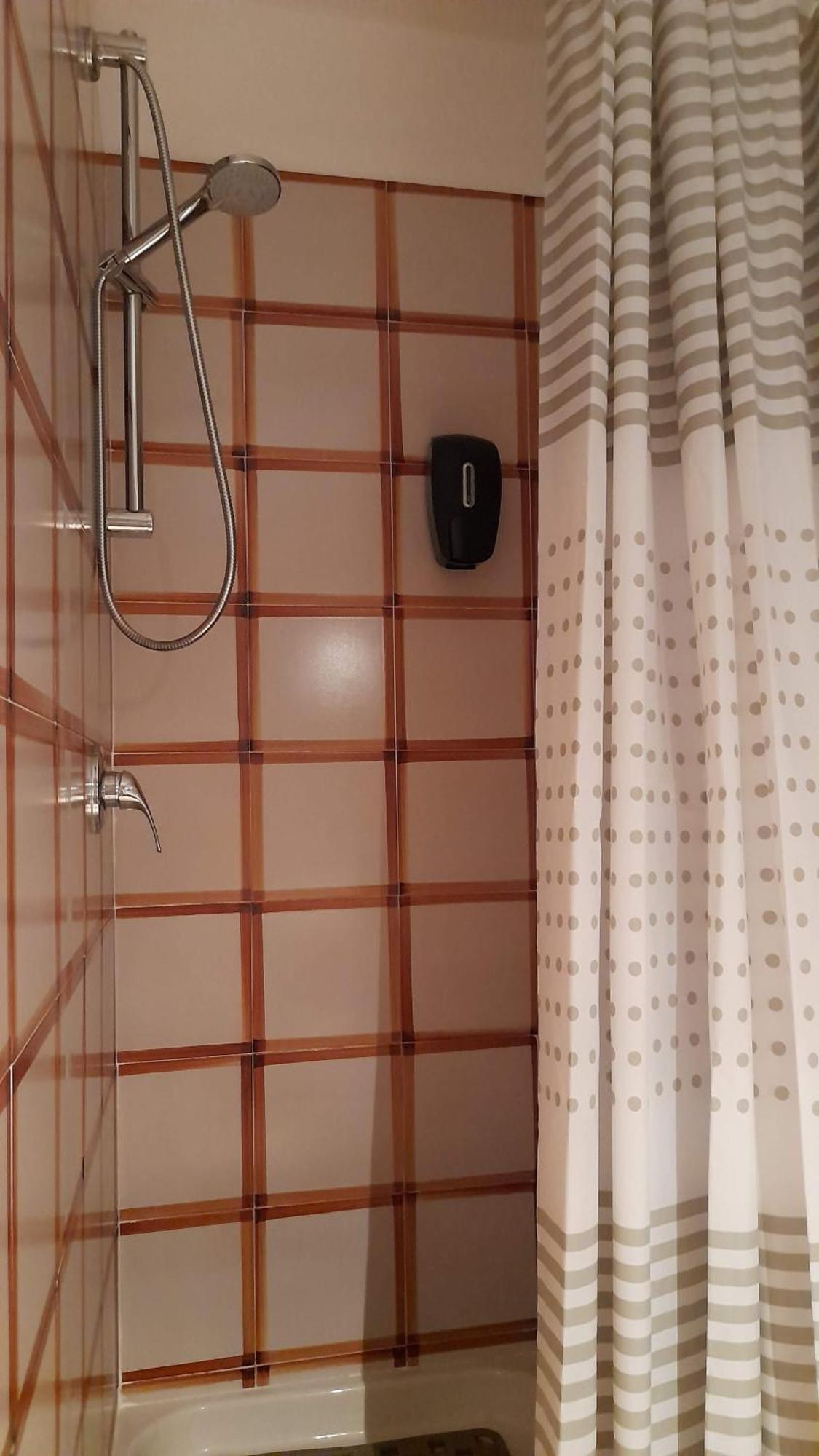 Invit Arti B&B Capoterra Δωμάτιο φωτογραφία